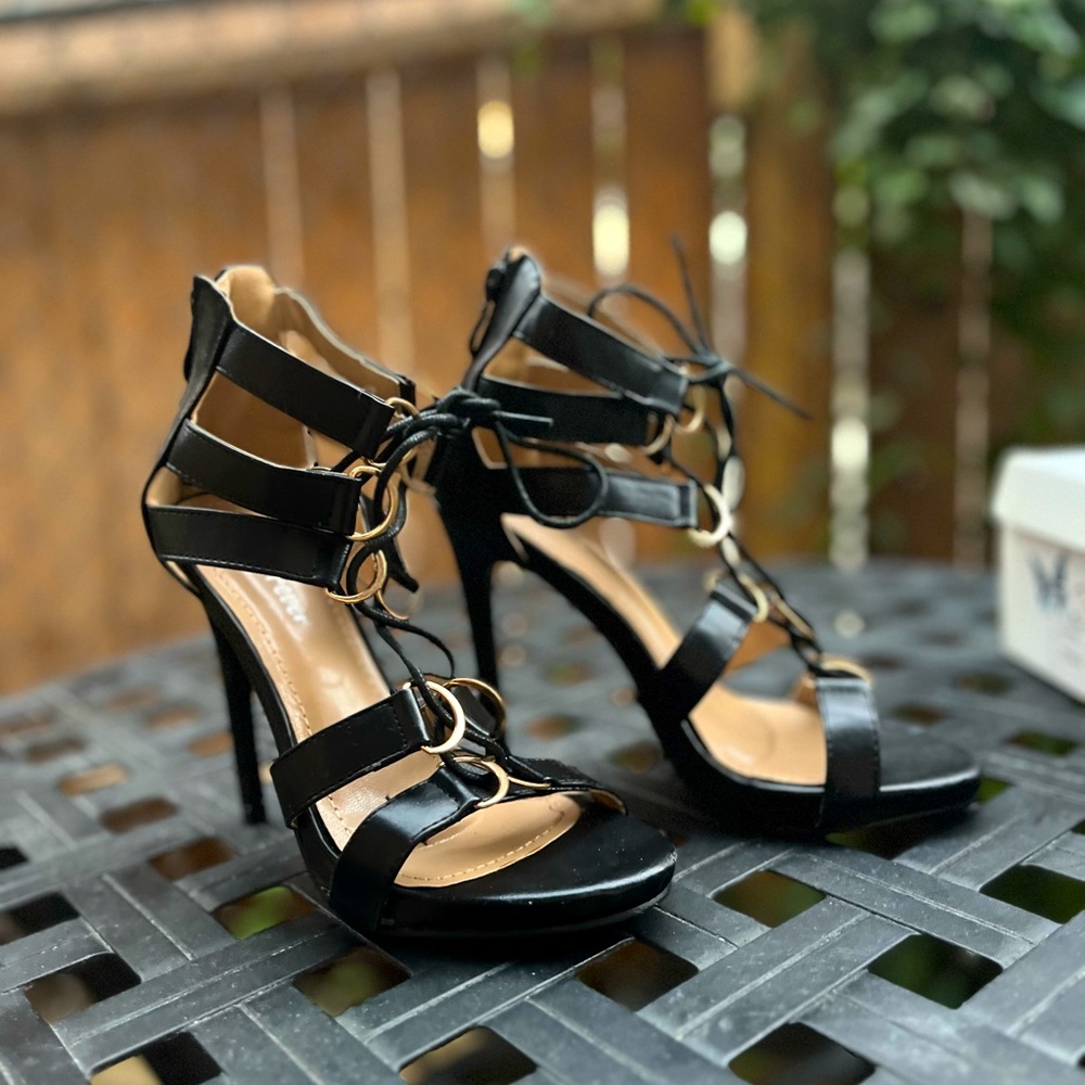 Forever Black Heels (VIVIANA-40) women size 6